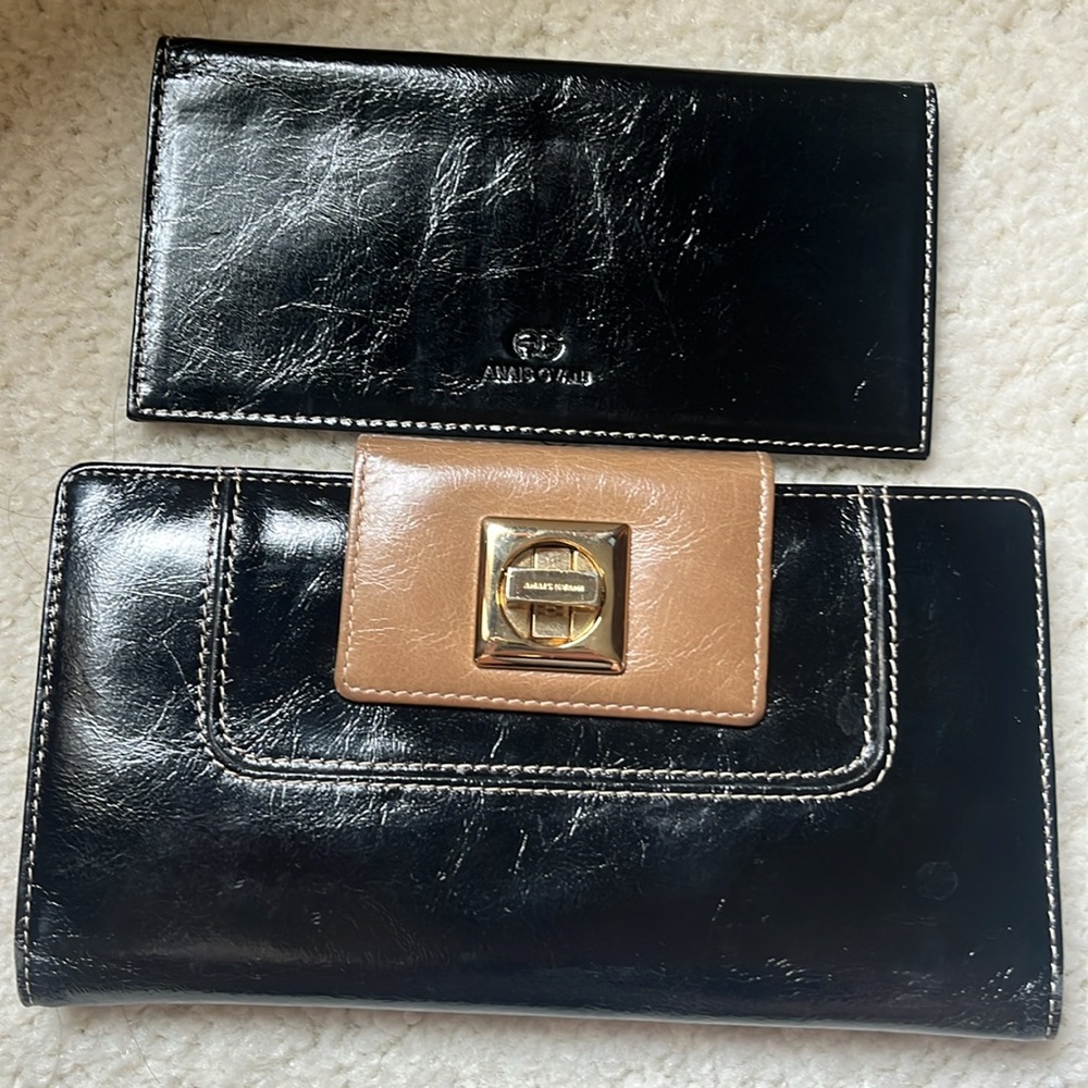 Anais Gvani Leather wallet and Checkbook case Black tan gold hardware NEW